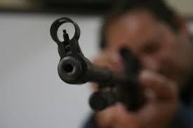 Informatii si stiri despre Daniel a ramas fara arma