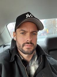 beard? all I see are the eyes 👀