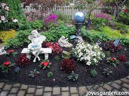 How to prepare a flower bed. How To Prepare And Plant A Flower Bed