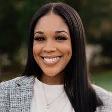 Diana Solomon's Instagram, Twitter & Facebook