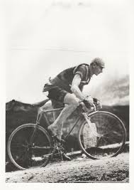 Giro D Italia 1939 Giovanni Valetti 1913 1998 Gia Vincitore Nel 1938 Si Conferma Anche Nel 1939 Al Termine Di Cycling Photography Bicycle Race Bike Poster