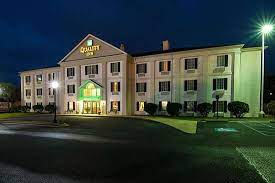 Hotels with truck parking near me. Nice Hotel With Truck Parking Review Of Quality Inn Crestview Near Eglin Afb Crestview Fl Tripadvisor