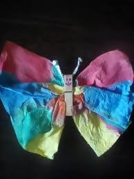 Era o frumoasa lalea galbena, cu cupa mare cat sa incapa in ea toti cei trei fluturi. Povestea Celor Trei FluturaÈ™i Kidibot BÄƒtÄƒliile CunoaÈ™terii