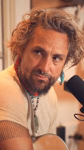 🚨🎅LOCAL biz alert 🎅🚨 Penguin Kim here shining a light