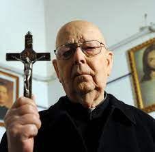 Смотреть что такое exorzist в других словарях: Gabriele Amorth Der Bekannteste Exorzist Der Katholischen Kirche Ist Tot Welt