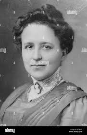 Mary Bain's Instagram, Twitter & Facebook