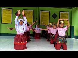 Maybe you would like to learn more about one of these? Pola Lantai Dalam Gerak Tari Kreasi Daerah Wellcome To Lisa S Blog