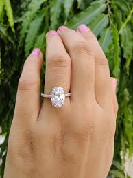 Ovales Diamantring-Design