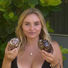 🥹! New photo of Madelyn Cline behind the scenes of OBX4.