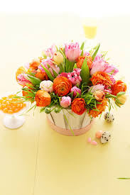 Place the nest in the base a little at an angle. 21 Pretty Easter Flower Arrangements Best Easter Flower Centerpieces