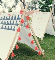 Gardening Crafts Spielplatz Fur Kinder Mit Diy Zelt Im Garten Spielplatz Fur Kinder Mit Diy Zelt Im Garten In 2020 Diy Tent Backyard Fun Summer Diy