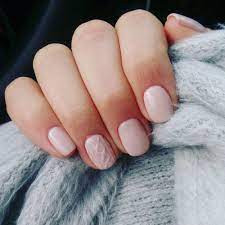 Le gel uv pour ongles de la marque ongle gel jaune est présenté en petits pots de 15 ou 50g. 16 Manucures De Noel Faciles Et Originales Idees Nail Art Fetes