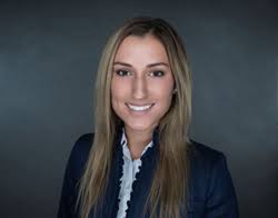 Anna Compton's Instagram, Twitter & Facebook