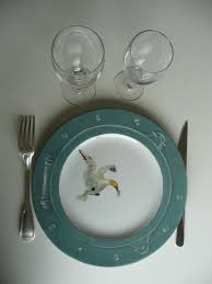 Assiette Plate Bord De Mer En Porcelaine Peint Main Vaisselle Verres Par Decozen Assiettes Plates Assiette Vaisselle