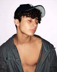 On Instagram I Never Wear Hats Cute Lightskinned Boys Cute Teenage Boys Boys With Curly Hair