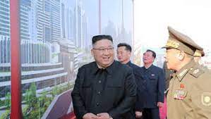 김정은 북한의 국방 위원장 직을 수행하고 있다. Ieabzezmmvhlnm