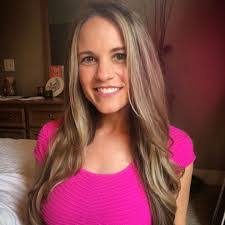 Kelly Chase's Instagram, Twitter & Facebook