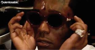 Lil uzi vert s'offre un tatouage sur la langue et récupère son diamant mais le gars il est chelou. Lil Uzi Vert Hatte Einen 24 Millionen Dollar Diamanten Auf Der Stirn Implantiert Wer Weiss