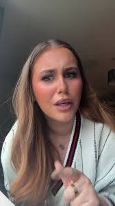 Jenna Marsh's Instagram, Twitter & Facebook