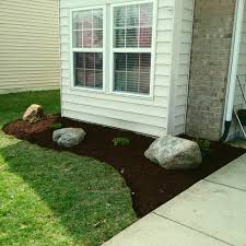 How to edge a garden bed with a shovel. Landscape Collier Outdoor Services Llc