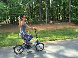 The dahon classic, on the other hand, appealed to me mostly in my trying to understand how dahon (as opposed to brompton) moved on from such radical design to what we once i stripped the dahon from the parts i didn't want, i focused on bringing it as close as possible to moulton's original drawing. Riding My Dad S But Mine Now 1980s 3 Speed Dahon Classic Da Bike Folding Bike This Thing Still Rides Like A Beast Dahon Bikes Girls Trike Scooter