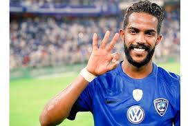 ولن تكون خسارة المنتخب السعودي هيّنة بفقدان نوّاف العابد، فالأرقام وحدها تتحدث عنه، فنحن أمام لاعب سجّل 5 أهداف في دور مجموعات التصفيات الآسيوية المؤهلة للمونديال، ومرر 3 كرات حاسمة، ما يعني أنه ساهم بشكل مباشر في 8 من الأهداف الـ17 التي سجّلها الأخضر في. Ù†ÙˆØ§Ù Ø§Ù„Ø¹Ø§Ø¨Ø¯ ÙŠØ±Ø­Ù„ Ø¹Ù† Ù†Ø§Ø¯ÙŠÙ‡ Ù„Ù‡Ø°Ø§ Ø§Ù„Ø³Ø¨Ø¨ Ø§Ù„Ù…ØµØ±ÙŠÙˆÙ†