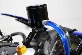 Rizoma Front Brake Reservoir With Super Blue Race Brake Fluid Yamaha R1 Brembo Yamaha R1 2008