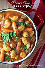 Potato Gnocchi Beef Stew Gnocchi Rezept Vegan In 2020 Eintopf Rezepte Rindergulasch Mit Kartoffeln Rezepte