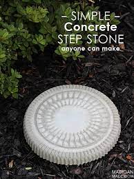 Simple Concrete Diy Step Stone Using A Catering Tray For A Mold Concrete Diy Projects Concrete Diy Stepping Stones Diy