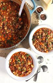 Easy Olive Garden Copycat Pasta E Fagioli Soup Recipe Is Ready In About 30 Minutes This Hearty And Comforting Pas In 2020 Soup Recipes Easy Pasta Pasta E Fagioli Soup