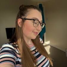 Victoria Robb's Instagram, Twitter & Facebook