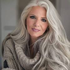 Ontem almocei em Cuiabá com dois colegas que estudaram comigo na Companhia  de Jesus: Carlos César Lima e Claumir Tomazzi. Foi um bom reencontro  falando de teologia, aulas de francês, exercícios de