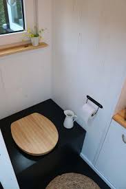 Die tonne hat löcher im boden, sodas das wasser absickern kann. Unsere Toilette Im Schrebergarten Frau Meise