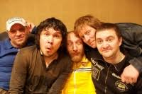 скачать песню а у любви у нашей села батарейка Tekst Slova Pesni Zhuki Batarejka