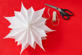 Sterne basteln weihnachtssterne falten weihnachtsbasteln weihnachtsdeko selber machen weihnachtssterne basteln. Origami So Bastelt Ihr Sterne Aus Butterbrottuten Geolino