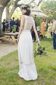 Gli abiti vintage delle collezioni attuali sono la conferma che il fascino del passato non sarà mai demodé. Abiti Da Sposa Vintage Cercasi Ecco Tutti I Piu Belli Matrimoni Hippie Chic Abito Da Sposa Boho Matrimonio Hippie