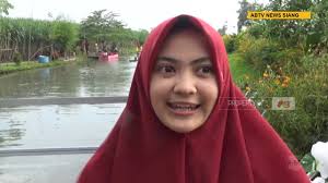 Inilah tempat wisata alam, wisata keluarga, wisata anak, air terjun, dan danau yang ada di nganjuk yang paling di rekomendasikan untuk itulah 38 objek wisata di nganjuk yang menarik dan direkomendasikan untuk dikunjungi saat anda berada atau memutuskan untuk berlibur di depok. Nganjuk Keindahan Wisata Tani Desa Betet Yang Menjadi Destinasi Wisata Buatan Di Kabupaten Nganjuk Youtube