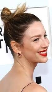 Cait singing her choice of theme song for Jamie and Claire