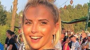 En vacances à Saint-Raphaël, Kelly Vedovelli (TPMP) affole Instagram !  (PHOTO)