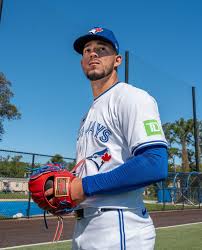 Jose Berrios: La Makina; proudly wearing his Rawlings glove. ⁠ ⁠  #Joseberrios @jolamakina #TeamRawlings⁠