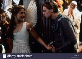 Gallery of screen captures from the 1996 romantic drama movie, 'romeo + juliet'. William Shakespeares Romeo Julia Usa 1996 Aka Romeo Juliet Leonardo Dicaprio Als Romeo Claire Danes Als Julia Datum 1996 Stockfotografie Alamy