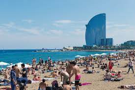 It attracts thousands of students to florida and but the miami beach area was thronged with revellers over the weekend, and many did not appear to be wearing masks or socially distancing. Barcelona Organizes Against Binge Tourism And Eyes A Street Protester For Mayor Bloomberg