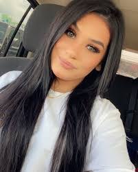 Lillie Cooper's Instagram, Twitter & Facebook