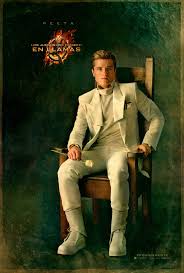 Protegiendo a katniss del fuego (7 ago 2012). Los Juegos Del Hambre En Llamas Cartel De La Pelicula 3 De 28 Peeta