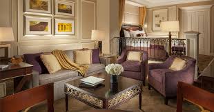 Sunken Living Rooms Make Luxury Suites Feel More Like An Apartment Than A Hotel Room Venetian Las Vegas Las Hotel Bedroom Decor Las Vegas Suites Luxury Suite