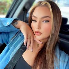 Danielle Baxter (@MegannBaxtaa) • Facebook