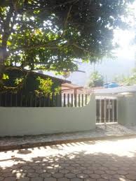 Imagens obtidas pelo metrópoles (foto em destaque) mostram o momento em que o maníaco chega à unidade policial em uma maca. Casa 150m Da Praia Do Lazaro Ubatuba Price Address Reviews
