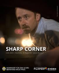 Dieser kanadische Thriller hat Chancen auf den SCORE-Bernhard-Wicki-Preis:  „Sharp Corner“. Josh McCall scheint alles zu haben: eine liebevolle  Ehefrau, einen kleinen Sohn und ein Traumhaus auf dem Land. Doch in der  ersten