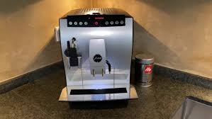 This touch screen coffee maker combines the best of all the quality, features, and innovations jura is known for. Jura Impressa Z5 Video Youtube