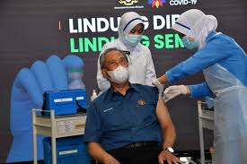 Total and new cases, deaths per day, mortality and recovery rates, current active daily new cases in malaysia. Malaysia Gunakan Aplikasi Untuk Pendaftaran Vaksinasi Covid 19 Antara News